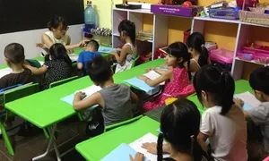 Cuống cuồng tìm lớp cho con học thêm bảy ngày một tuần