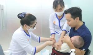 Phòng bệnh hô hấp cho trẻ khi thời tiết chuyển lạnh